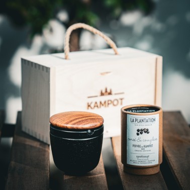 Dárková sada mlýnek Skeppshult malý + černý Kampotský pepř, dřevěný box